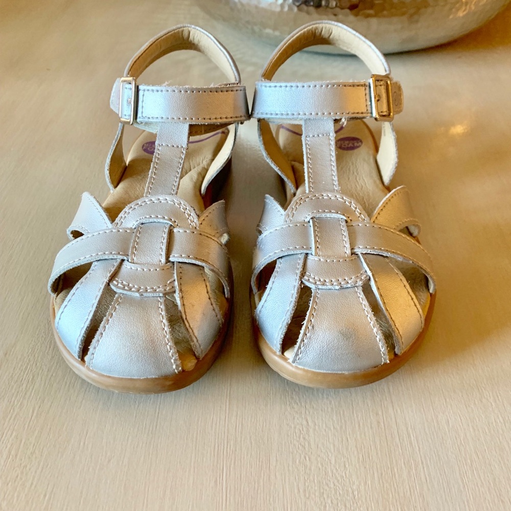 Girls stride rite sandal. Size 13.